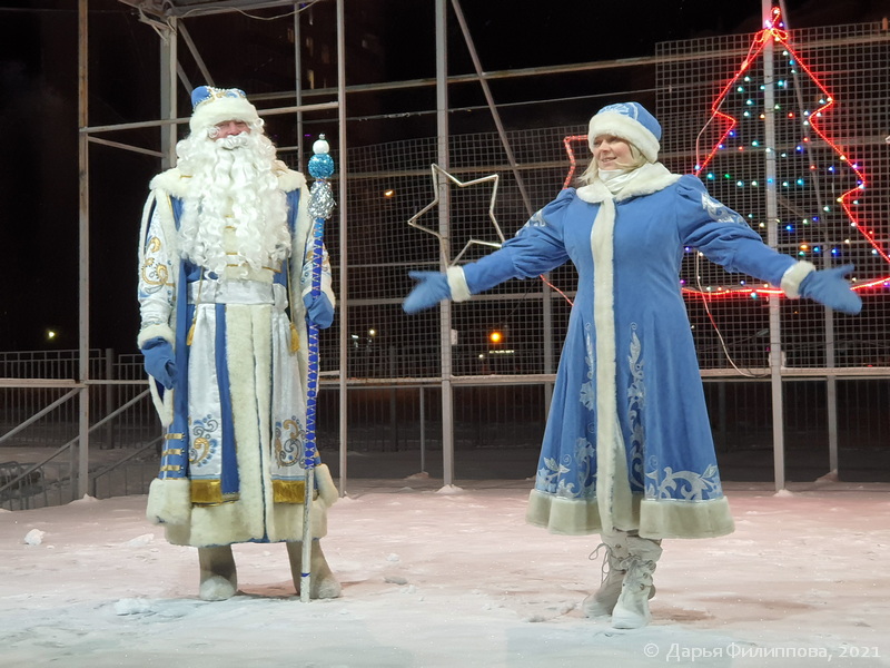 Дед Мороз и Снегурочка приехали в Пущино
