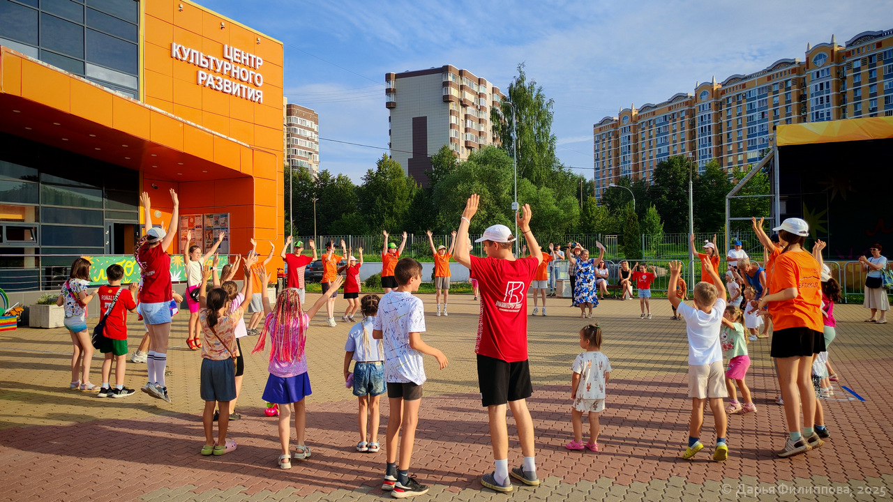 наш веселый двор