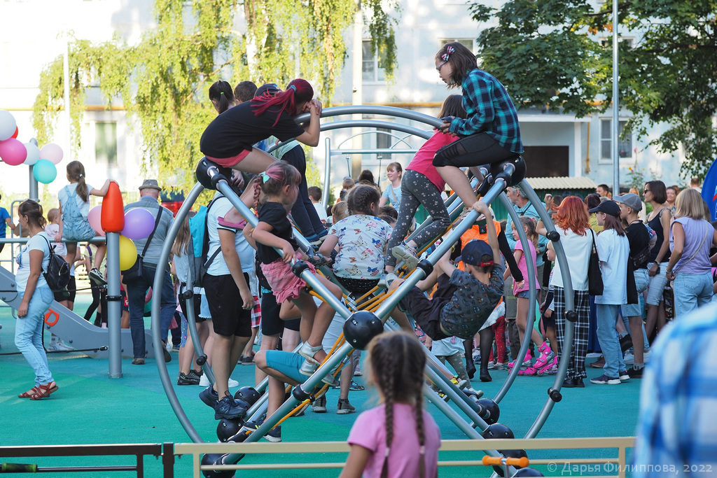 Открытие детской площадки в Пущино 2022 фото